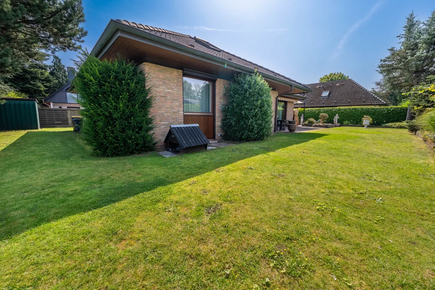 Exterior photo 3