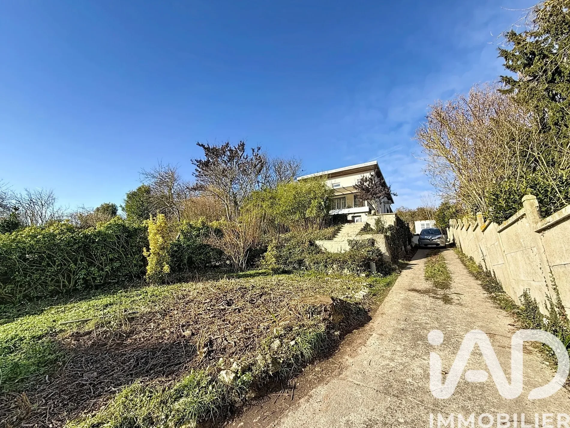 Exterior photo 7