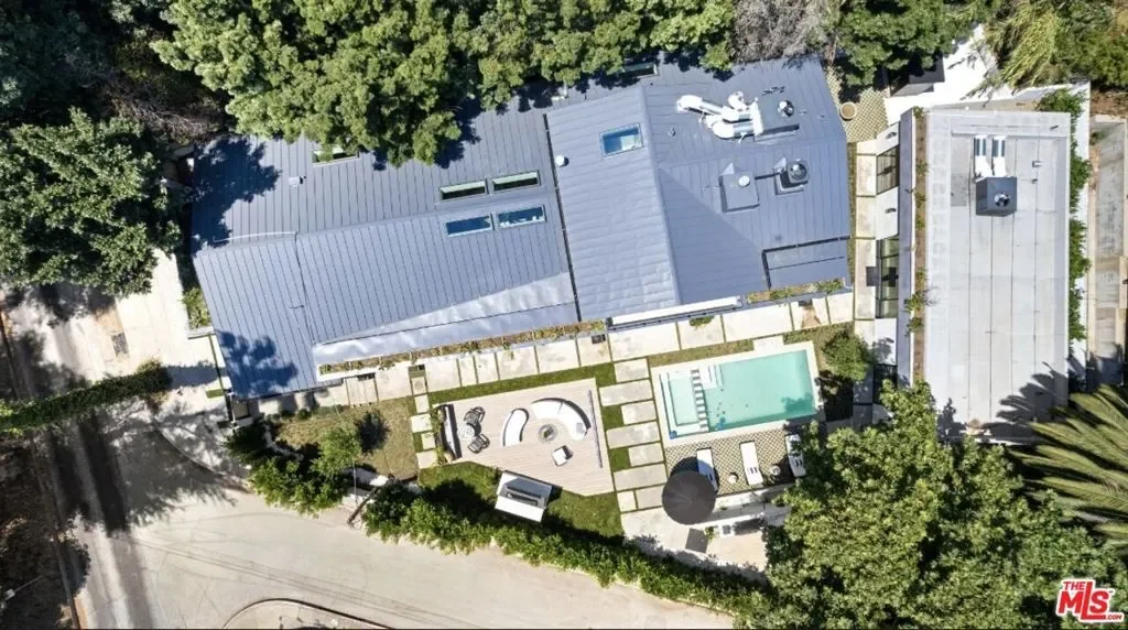 1914 N Laurel Canyon Boulevard, Los Angeles, California, United States. - Photo 6