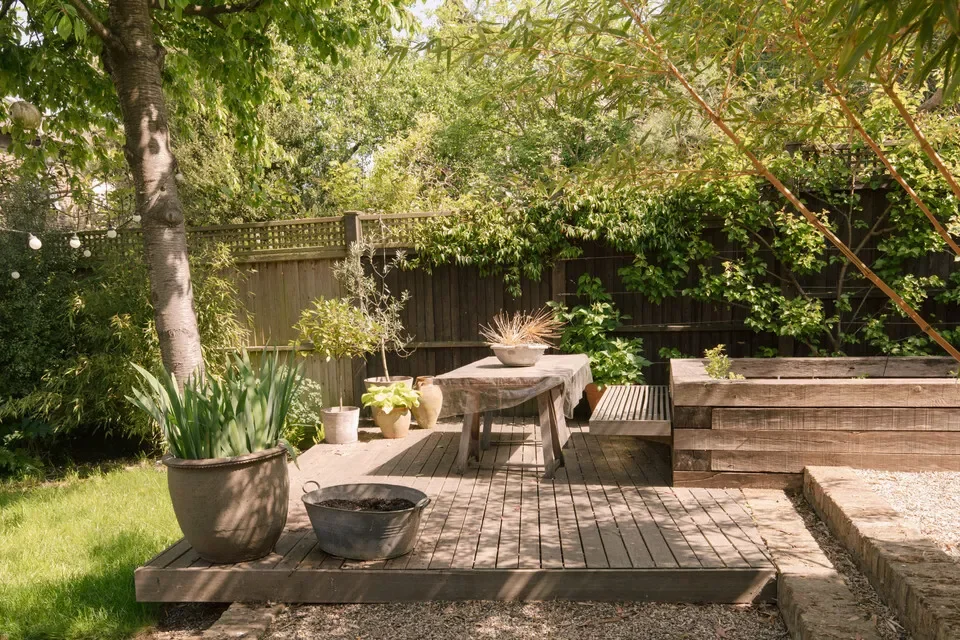 Exterior photo 5