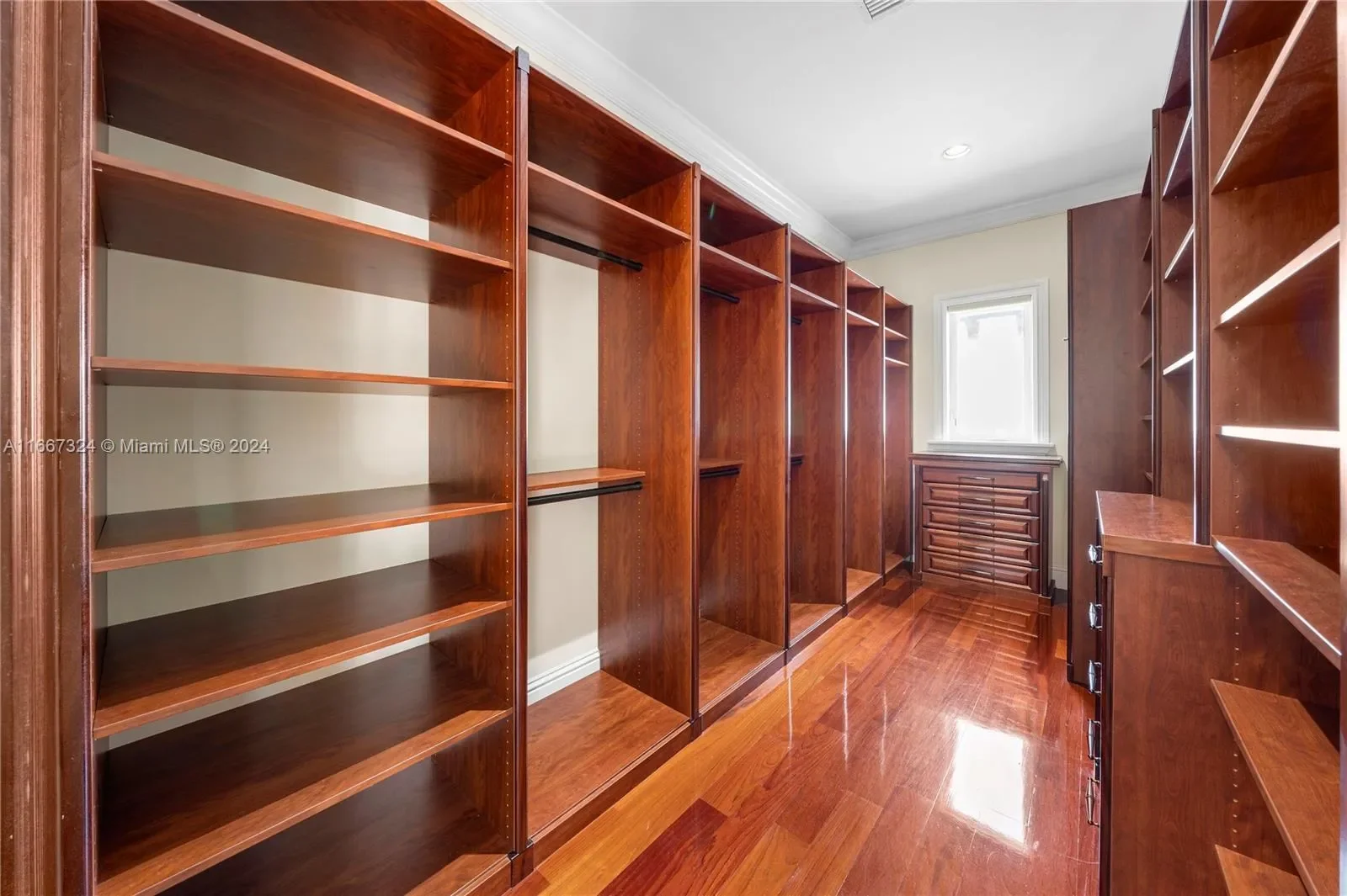 5770 La Luneta Ave, Miami, Florida, United States. - Photo 25