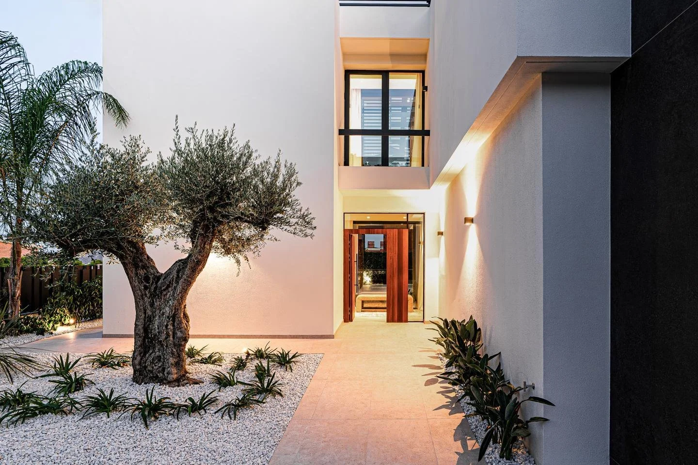 Exterior photo 7