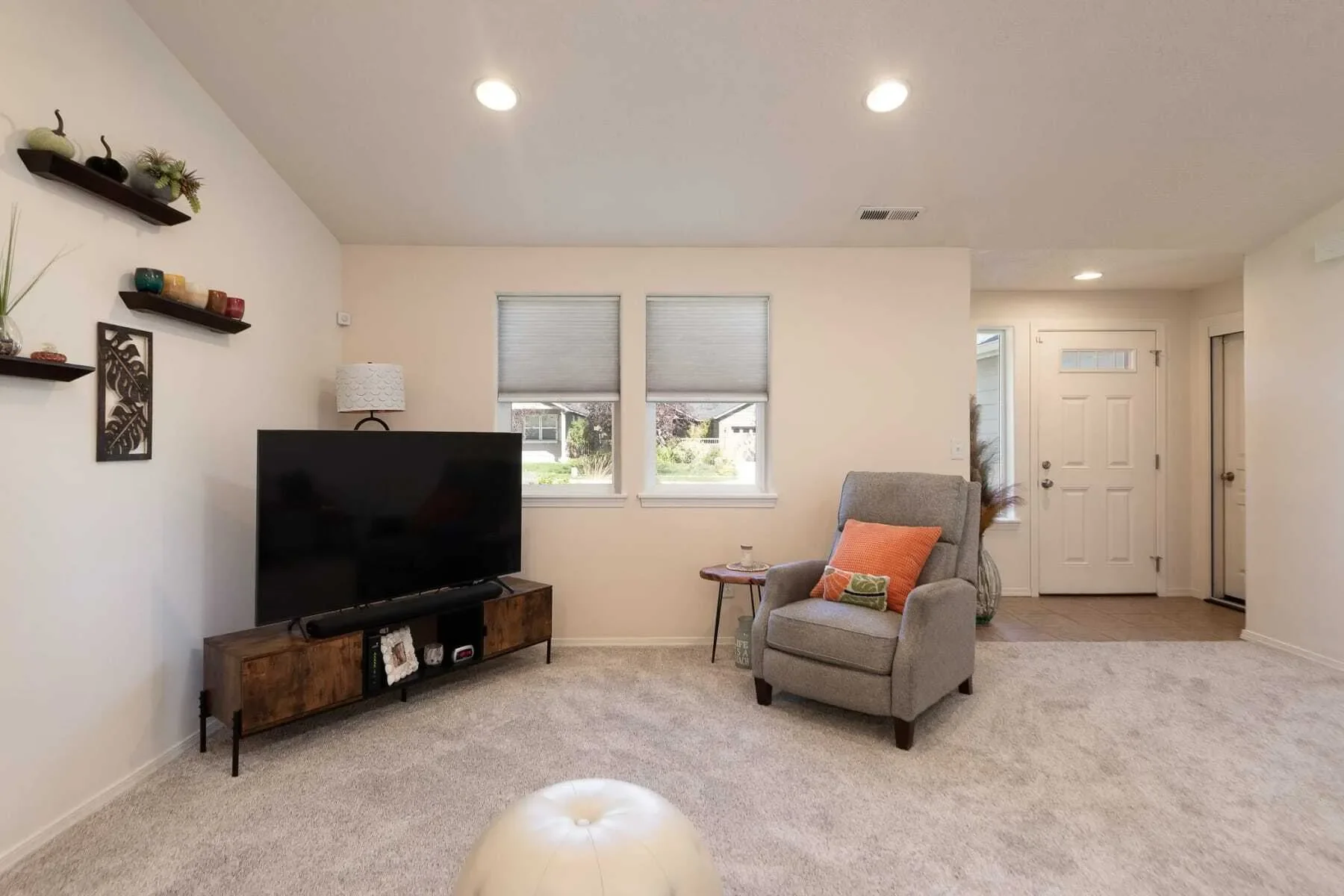 2807 NE Spring Water Place , Bend, OR 97701, Bend, Oregon, United States. - Photo 3