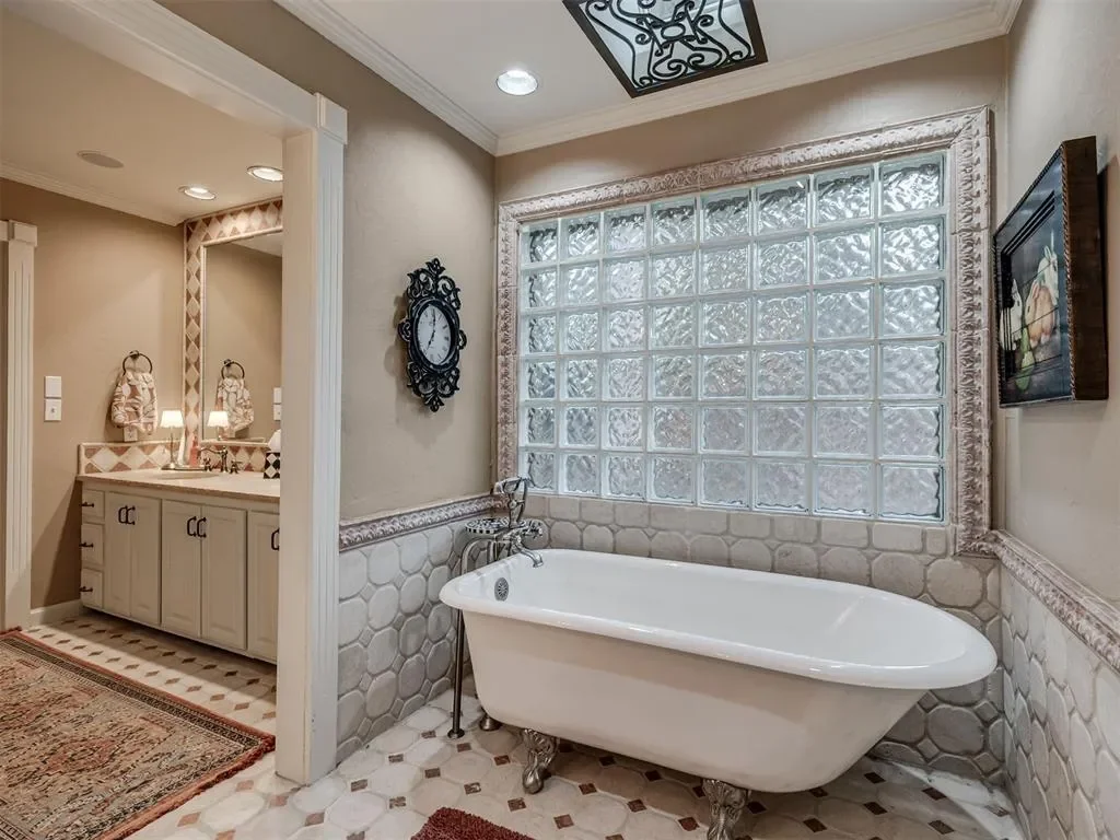 1902 Pin Oak Circle, Norman, OK 73072, Norman, Oklahoma, United States. - Photo 27