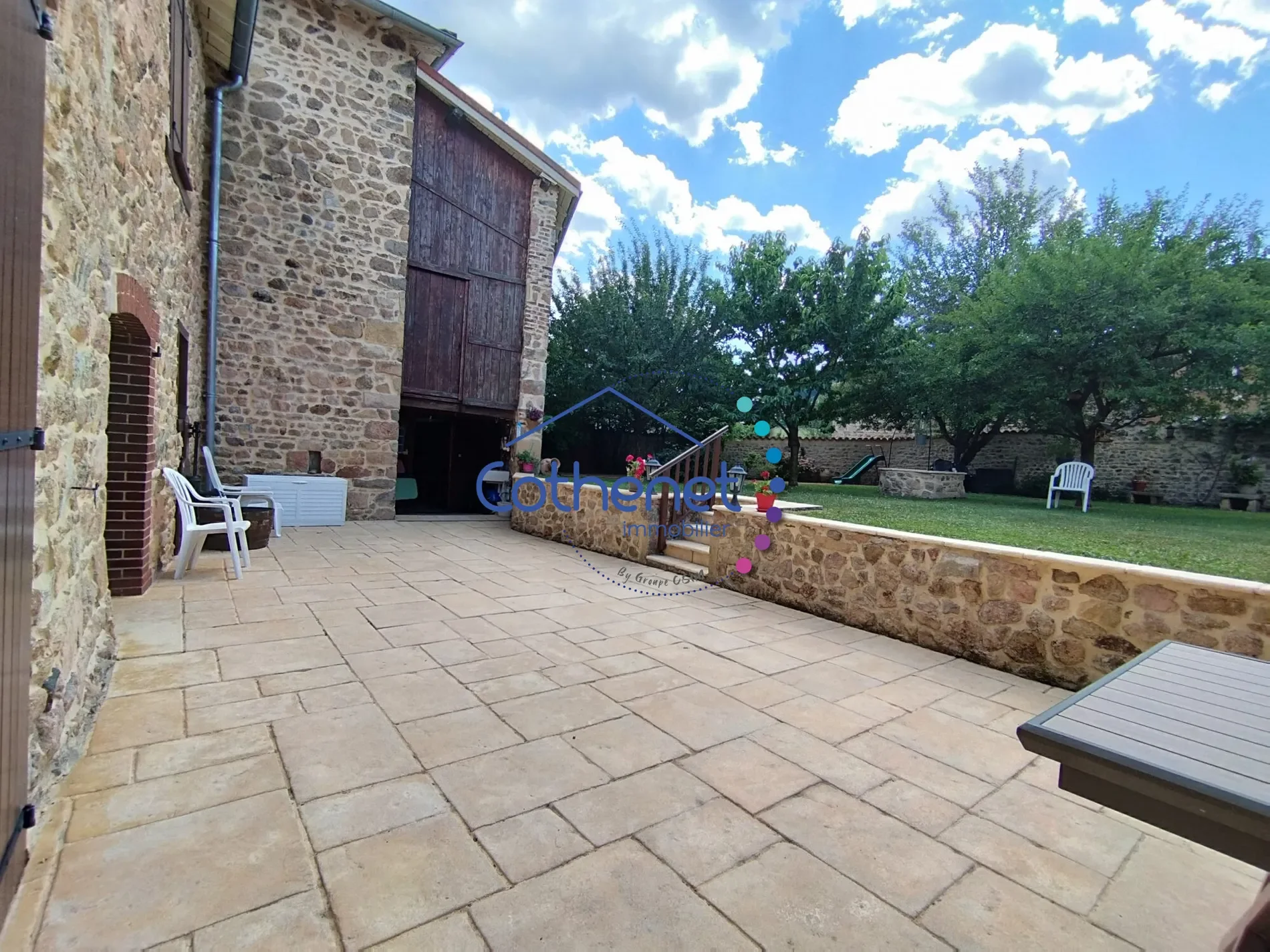 Exterior photo 7