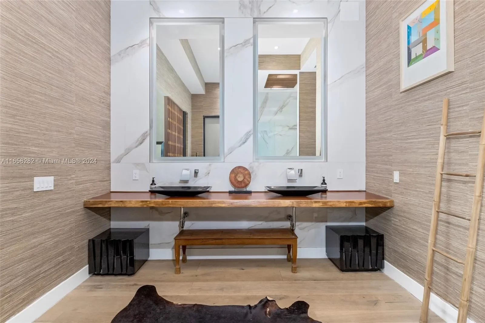 7960 Biscayne Point Cir, Miami Beach, Florida, United States. - Photo 2