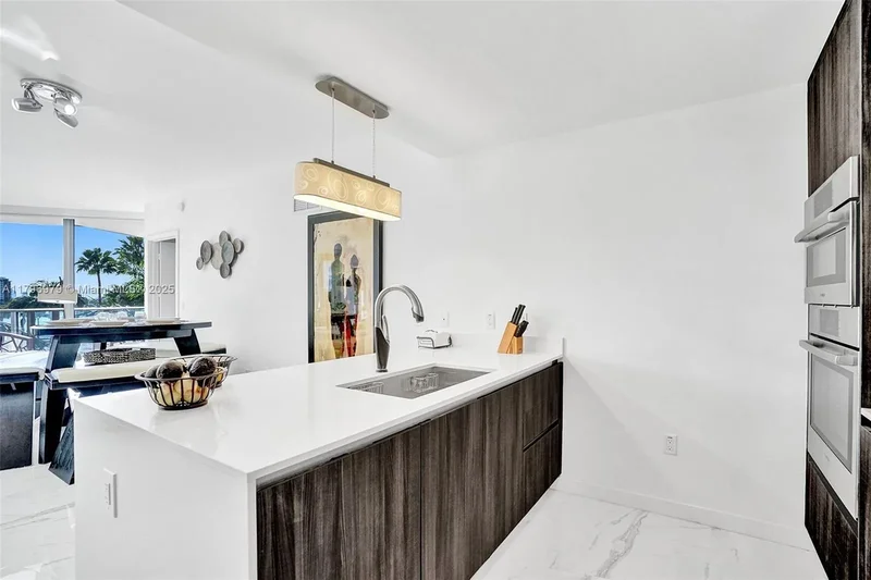 488 NE 18th St 208, Miami, Florida, United States. - Photo 25