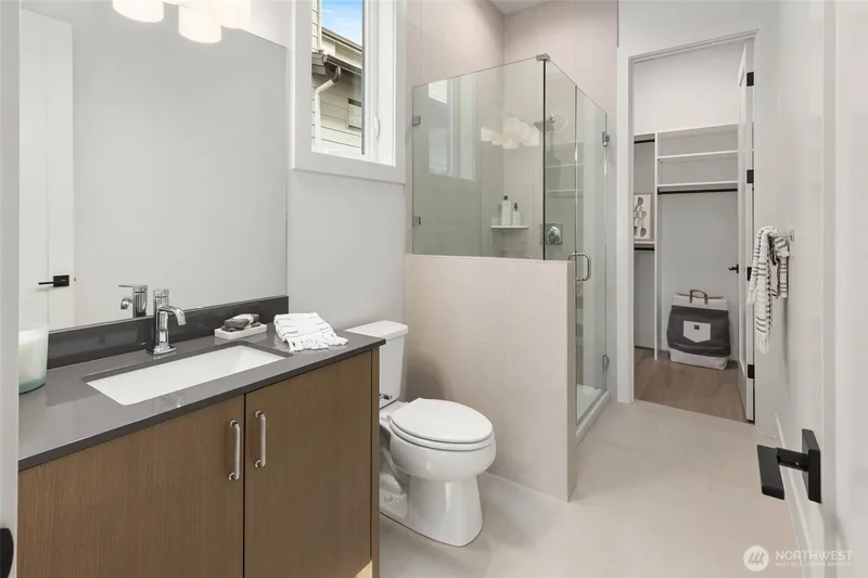 13113 NE 104th Street, Kirkland, WA, 98033, USA, Kirkland, Washington, United States. - Photo 19