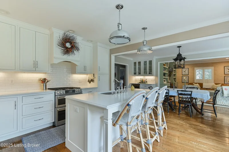 52 Harwood Rd, Louisville, KY 40222, Glenview, Kentucky, United States. - Photo 13