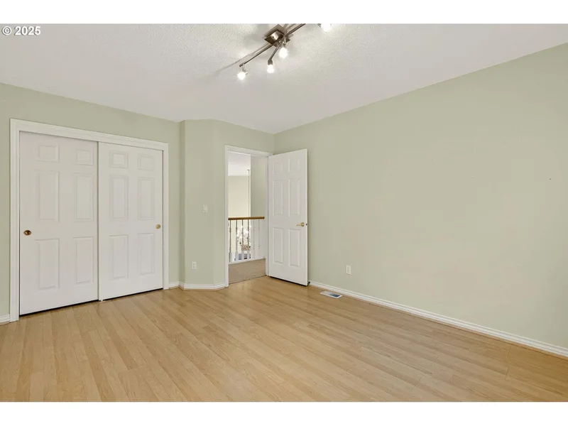 14341 SE Terrace Dr, Clackamas, OR 97015, Clackamas, Oregon, United States. - Photo 34