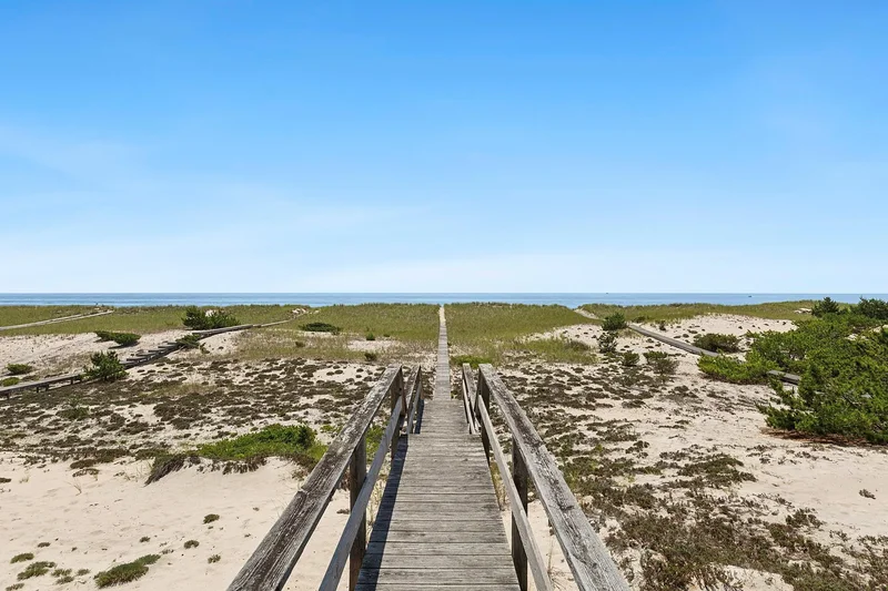 217 Dune Rd, Westhampton Beach, New York, United States. - Photo 19