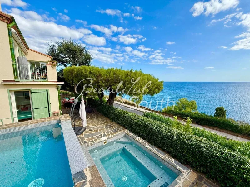 COLLIOURE – SEA-FRONT VILLA, PANORAMIC VIEWS, SWIMMING POOL