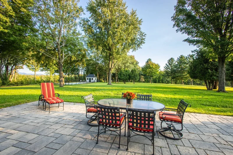 975 Boul. de Bromont, Bromont, Quebec, Canada. - Photo 8