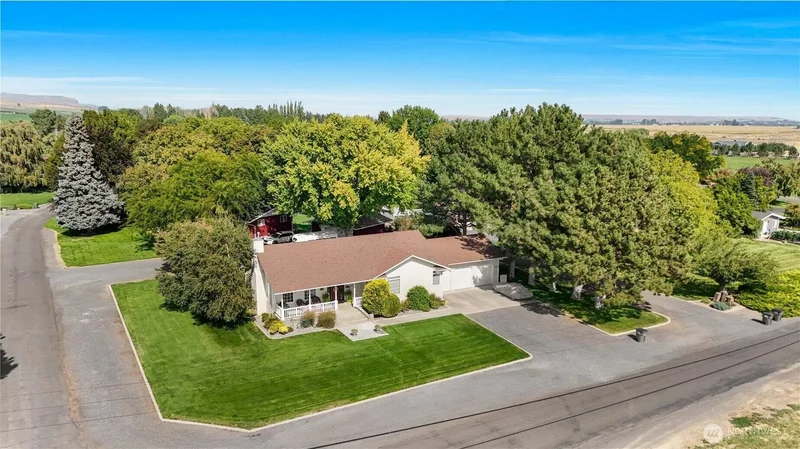 4 Bedrooms Single Family Detached