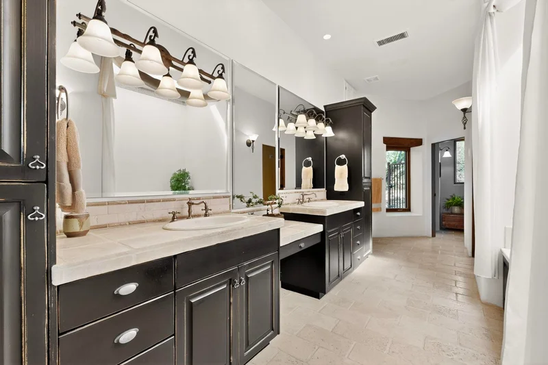 348 White Oaks Drive NE, Albuquerque, NM 87122, Albuquerque, New Mexico, United States. - Photo 74