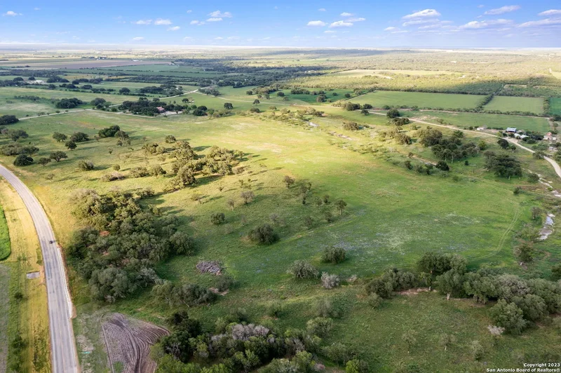 202 County Road 450, Hondo, TX 78861, Hondo, Texas, United States. - Photo 76