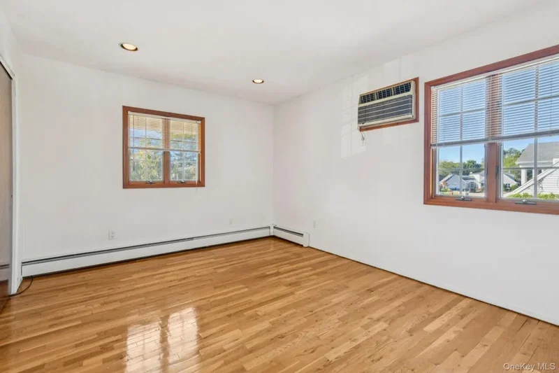 10 Aron Drive, Woodbury, NY, 11797, USA, Woodbury, New York, United States. - Photo 19