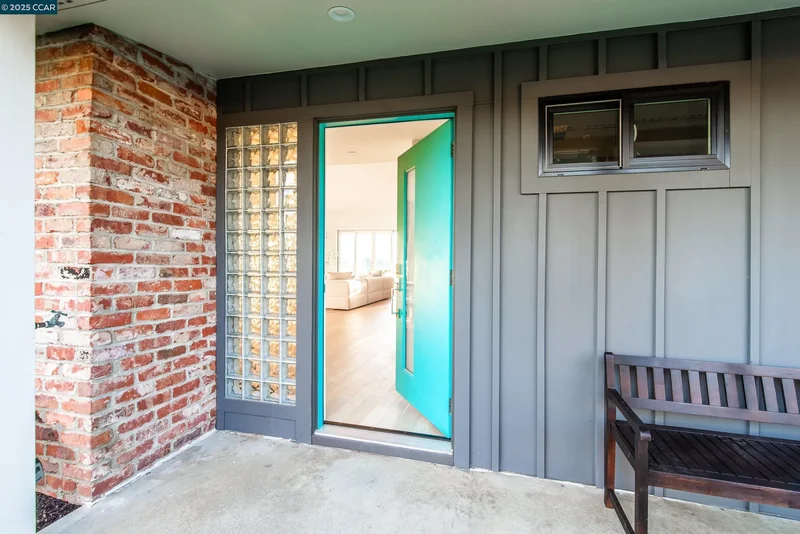 Single Family Residence in Walnut Creek