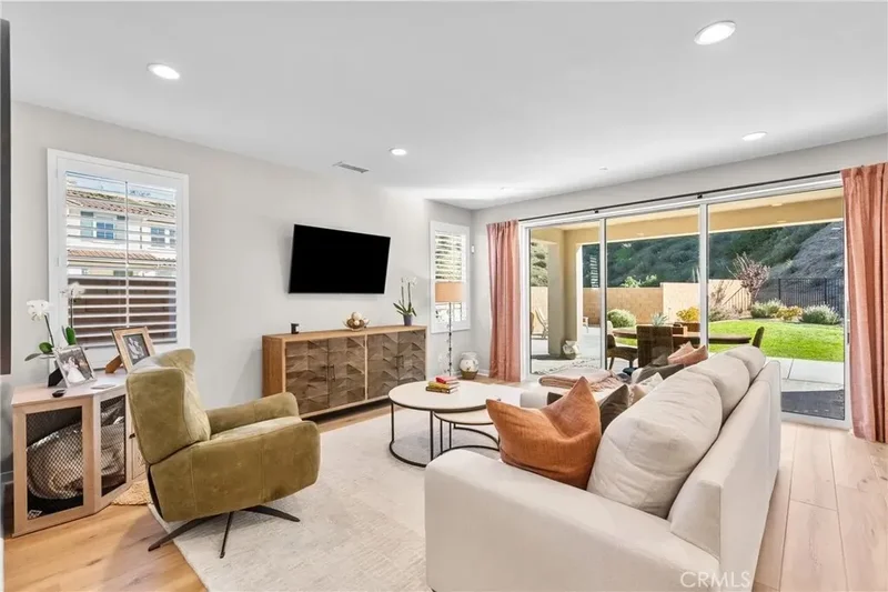 28332 Clarion, Santa Clarita, California, United States. - Photo 10