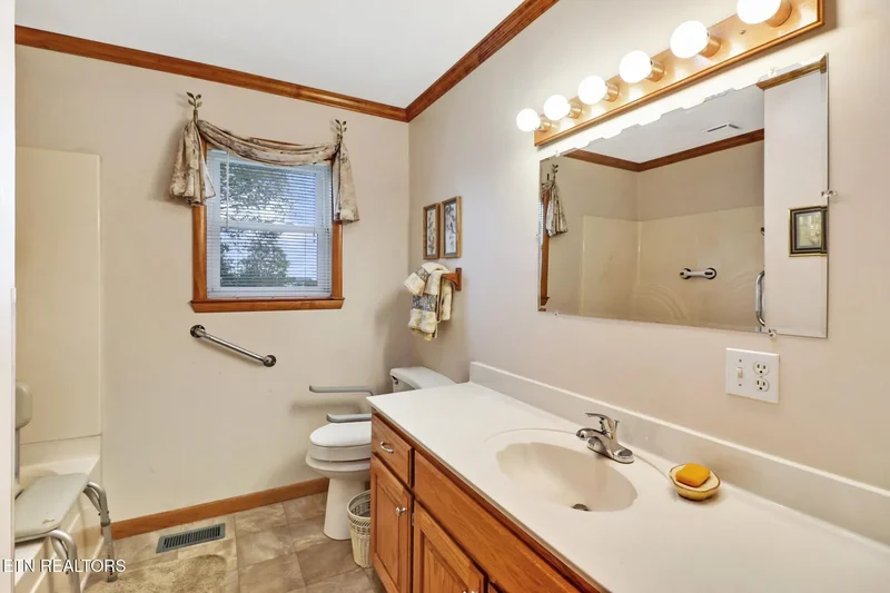 8324 Smithville Hwy, McMinnville, TN 37110, McMinnville, Tennessee, United States. - Photo 27