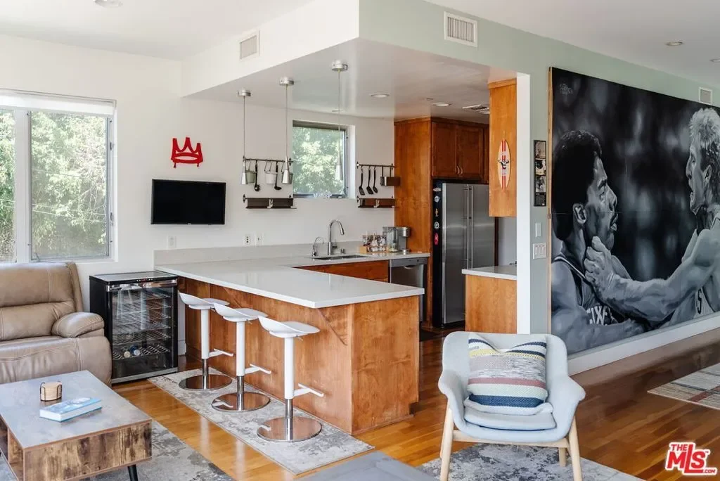 302 S Venice Boulevard, Los Angeles, California, United States. - Photo 15