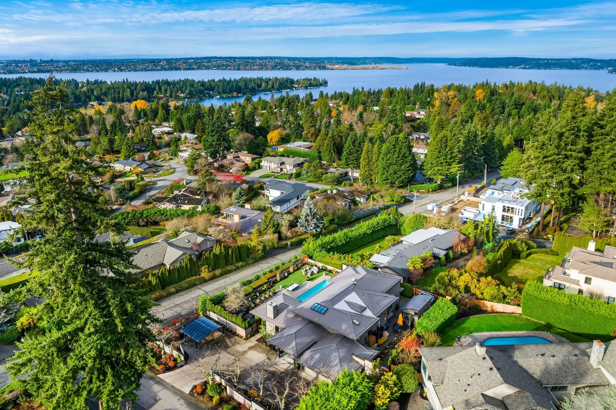 9600 Northeast 28th Street , Clyde Hill, WA 98004, Bellevue, Washington, United States. - Photo 18