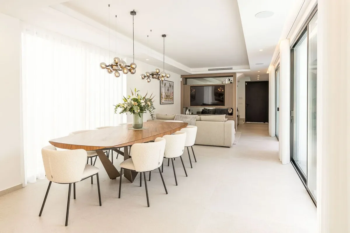 Nueva Andalucía, Málaga, Puerto Banus, Marbella, Spain. - Photo 2