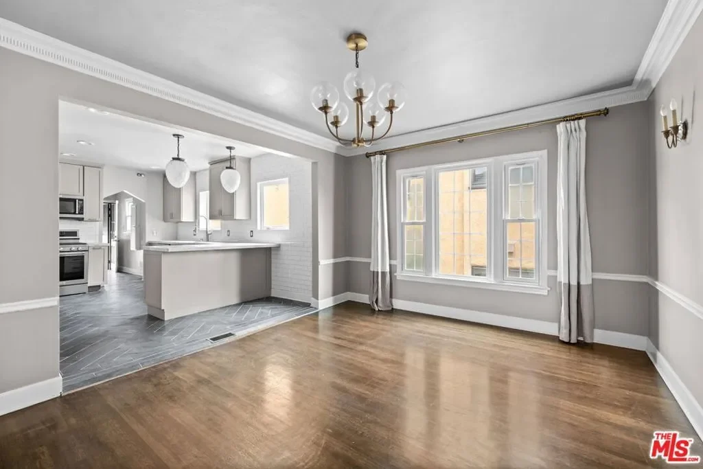1307 S Rimpau Boulevard, Los Angeles, California, United States. - Photo 13