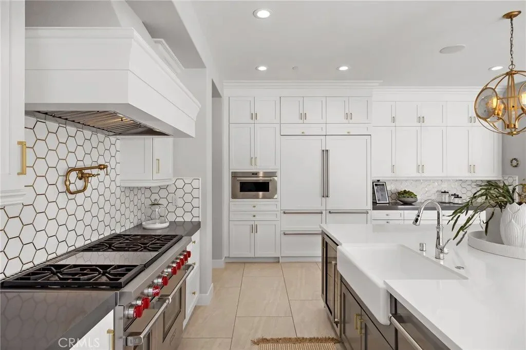 93 Interstellar, Irvine, California, United States. - Photo 5