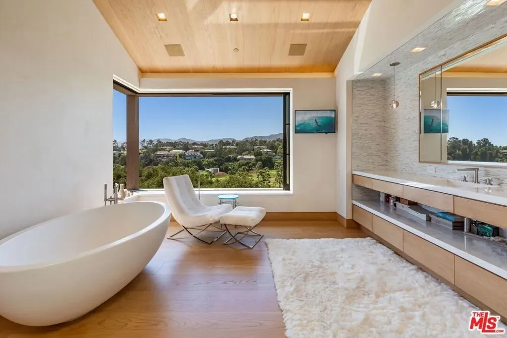 859 Woodacres Road, Santa Monica, California, United States. - Photo 18