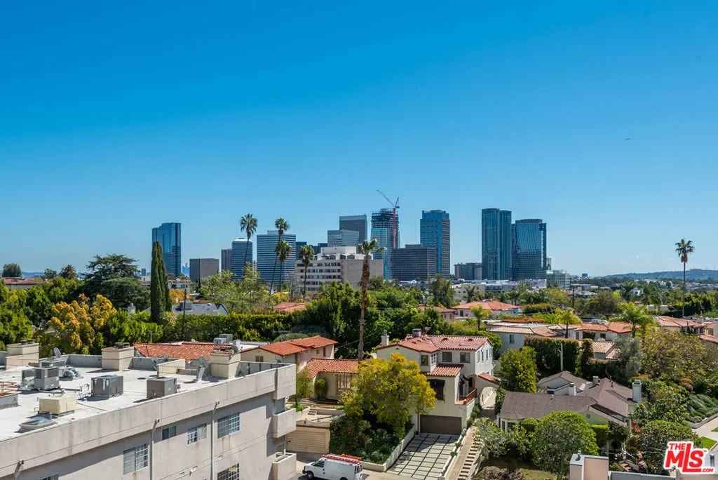 10490 Wilshire Boulevard 604, Los Angeles, California, United States. - Photo 39