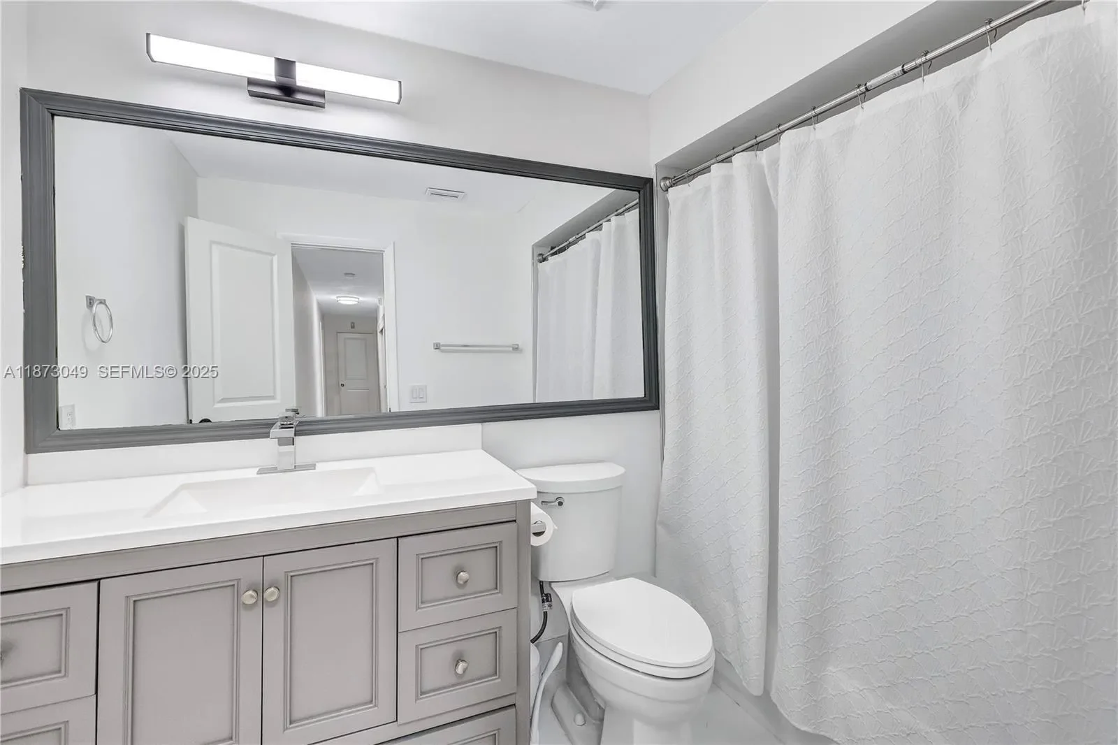 3211 Calle Largo Dr, Hollywood, Florida, United States. - Photo 19