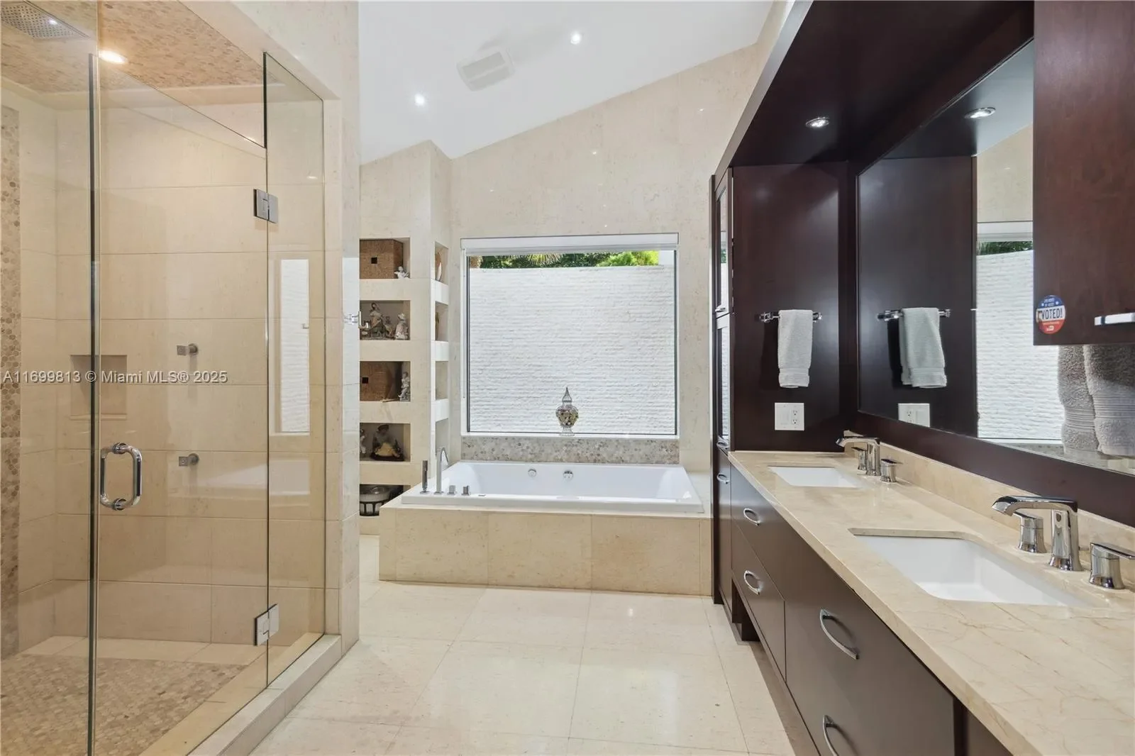 7001 Robles St, Miami, Florida, United States. - Photo 11
