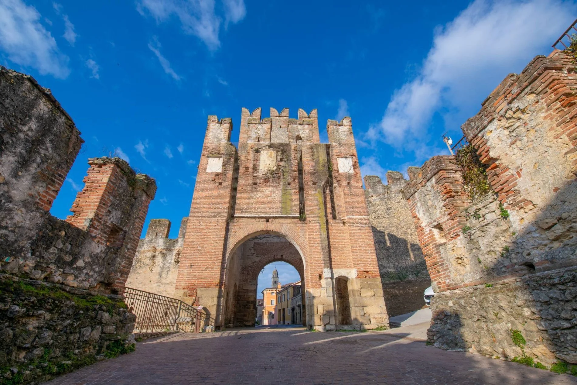 Via Adolfo Mattielli Pittore, Soave, Veneto, Italy. - Photo 6