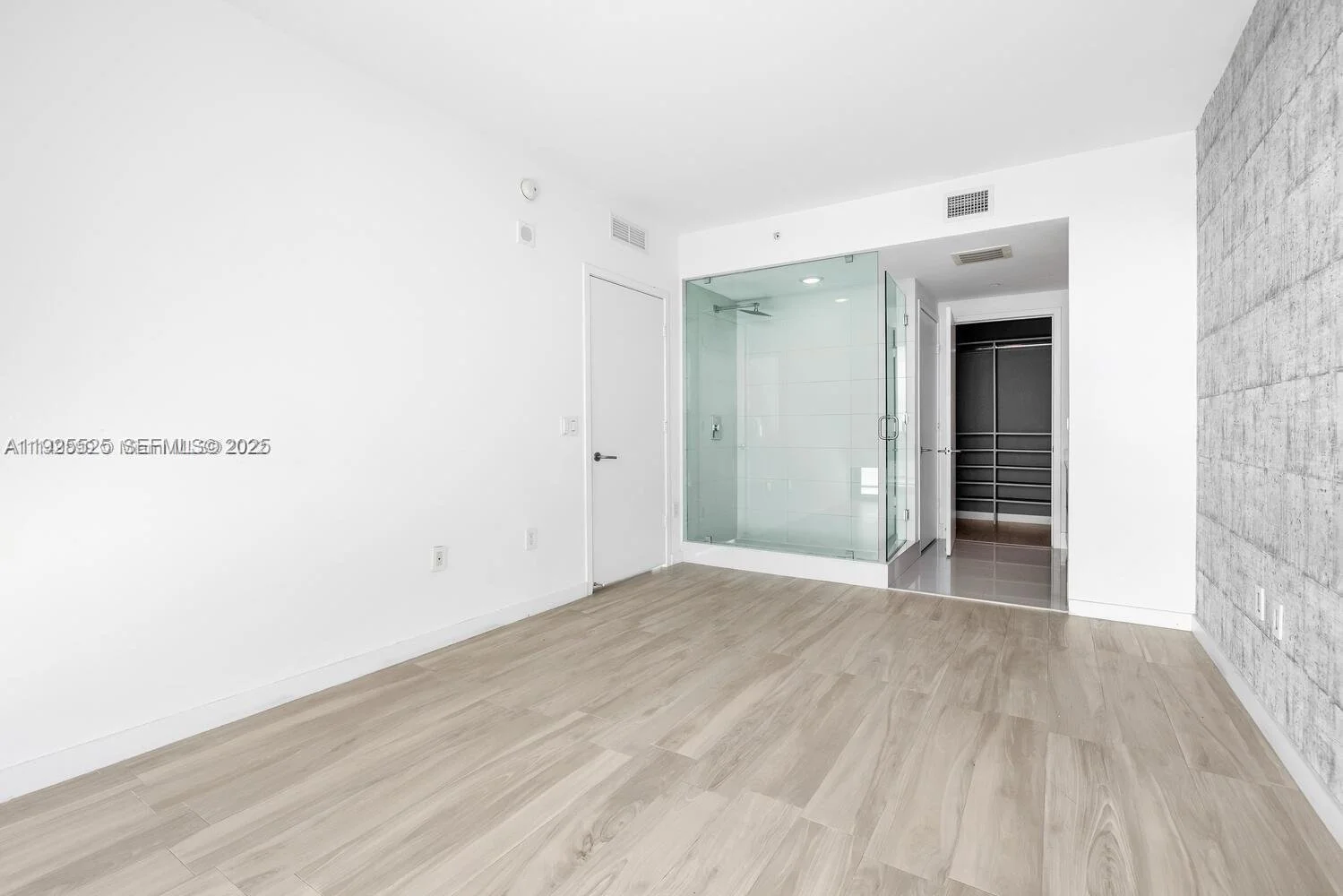 Gallery photo 12