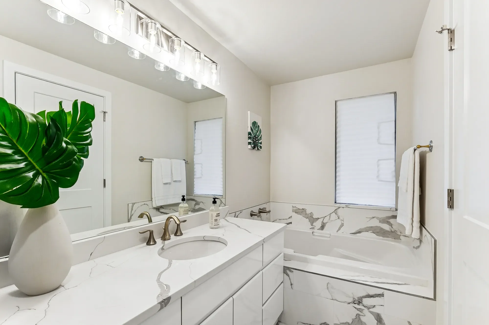 1613 California Ave SW Unit #101 , Seattle, WA 98116, Seattle, Washington, United States. - Photo 18
