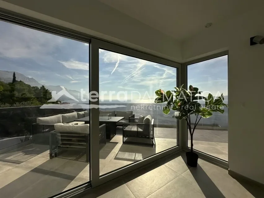 Exterior photo 9