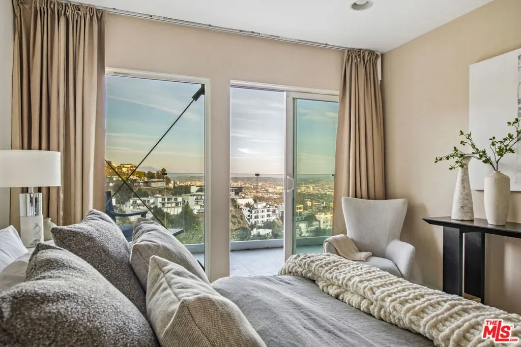8638 Hollywood Boulevard, Los Angeles, California, United States. - Photo 20