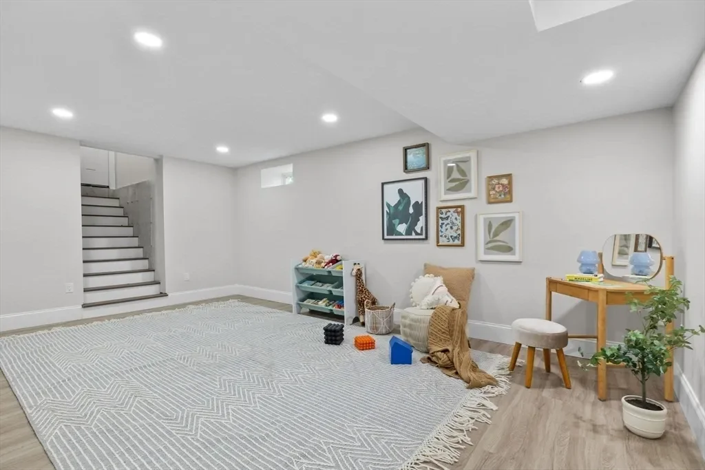 89 Wildwood St, Winchester, Massachusetts, United States. - Photo 18