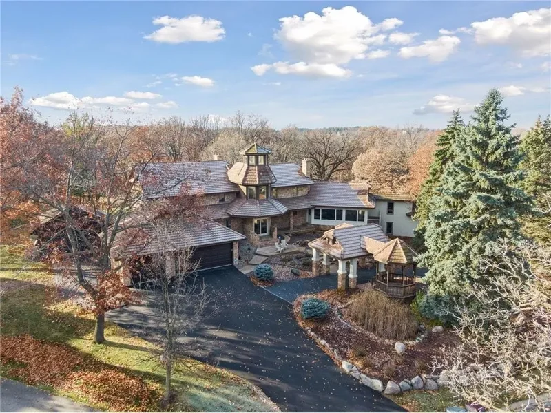 Grand Resort‑Style Retreat with Exceptional Custom Amenities