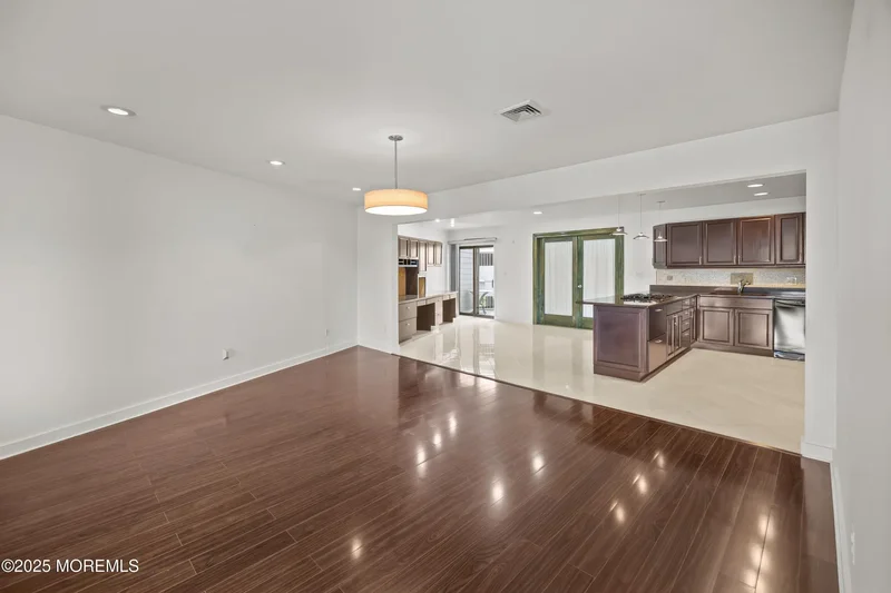 9E Cove Lane, North Bergen, NJ 07047, North Bergen, New Jersey, United States. - Photo 12