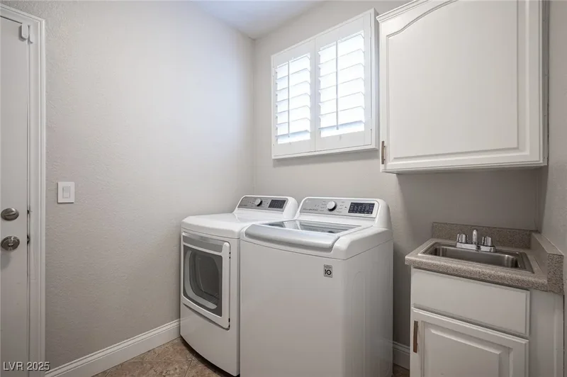 8733 Double Eagle Drive, Las Vegas, Nevada, United States. - Photo 43