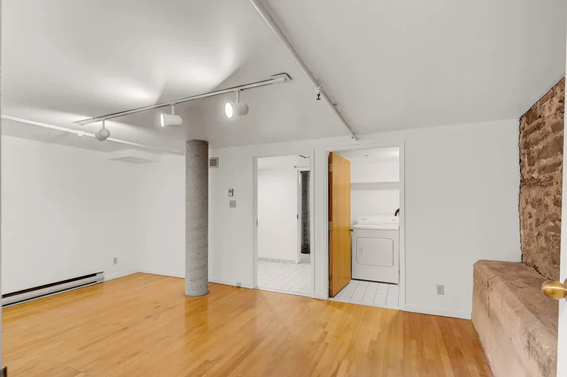 305 Rue de la Commune O. TH 5, Montréal, Quebec, Canada. - Photo 26