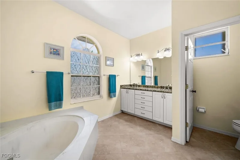 3527 Manatee Drive, St James City, FL 33956, Saint James City, Florida, United States. - Photo 17