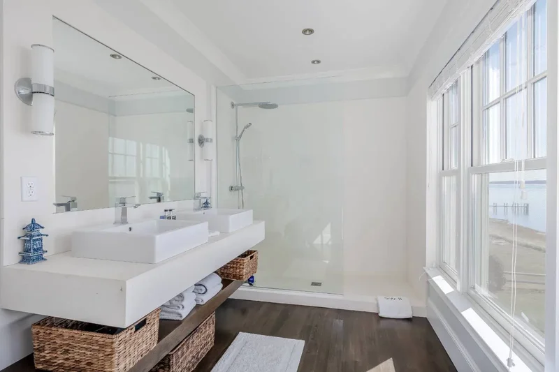 70 Peconic Avenue, Shelter Island Heights, New York, United States. - Photo 38