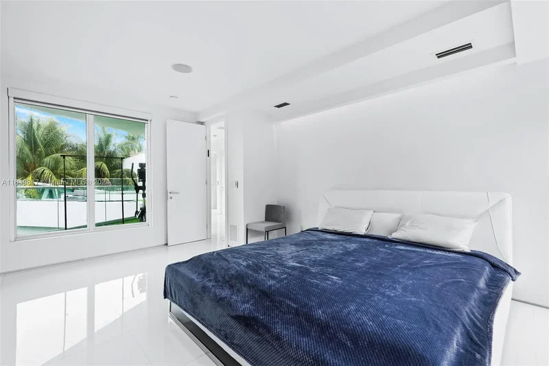 480 Ocean Blvd, Golden Beach, Florida, United States. - Photo 8