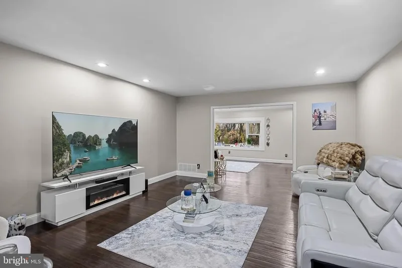 68 CROOKED LN LANE, CHERRY HILL, NJ 08034, Cherry Hill, New Jersey, United States. - Photo 13