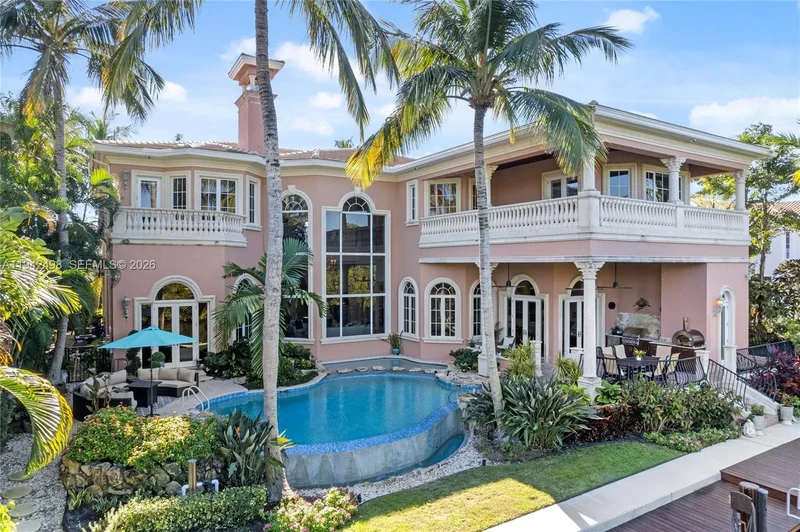 Single Family Residence in North Palm Beach