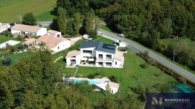VERY RECENT ARCHITECTURAL HOUSE