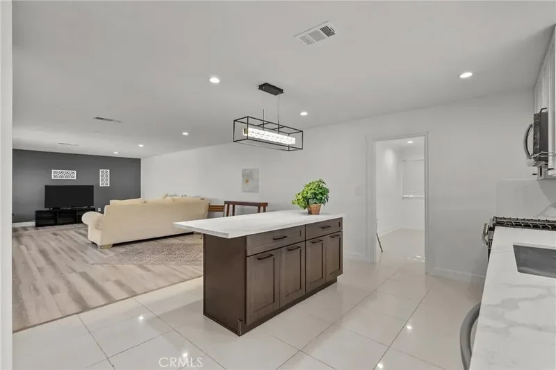 7839 Lena, 91304, California, United States. - Photo 46